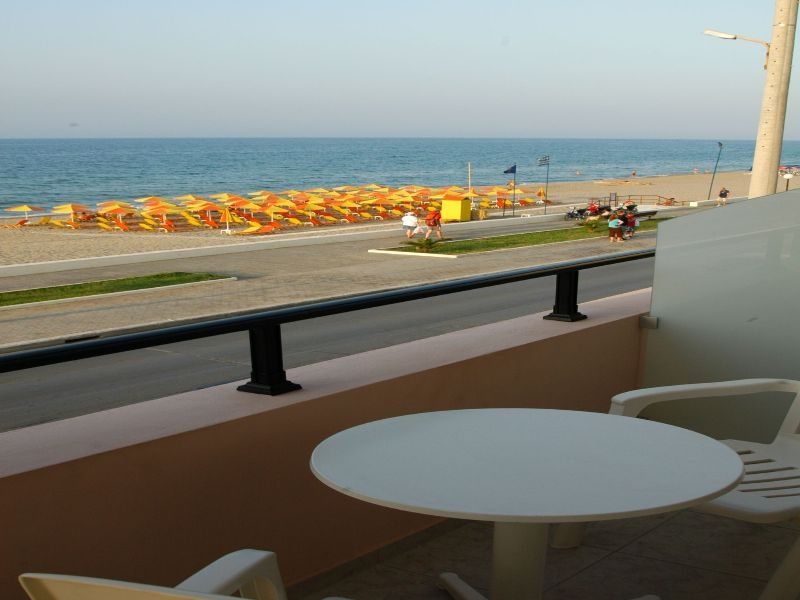 Blue Sky Hotel Apartments Rethymno  Exterior photo